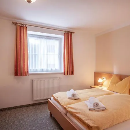 Laura Aparthotel
