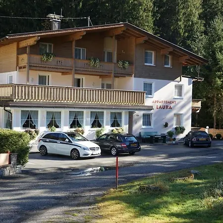 Aparthotel Laura
