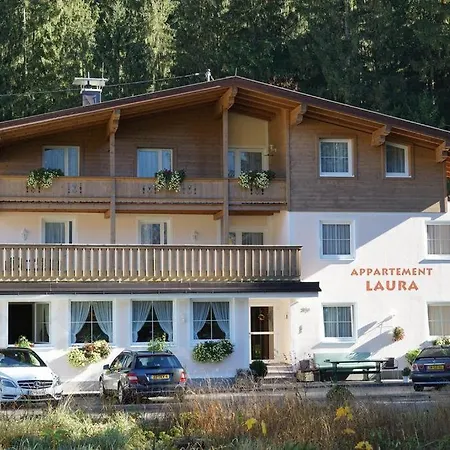 Laura Aparthotel