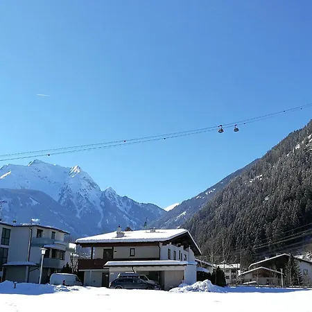 Laura Mayrhofen